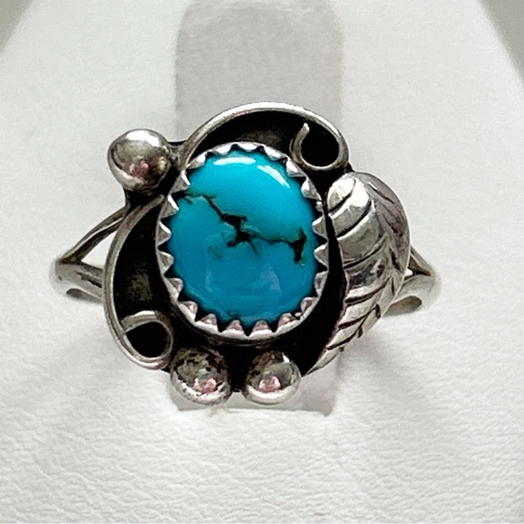 Vintage Southwestern Turquoise Sterling Silver Ring - Picture 1 of 13